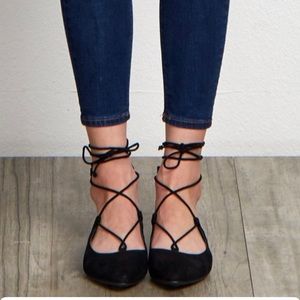 Old Navy Black Lace-up Flats, Size 9